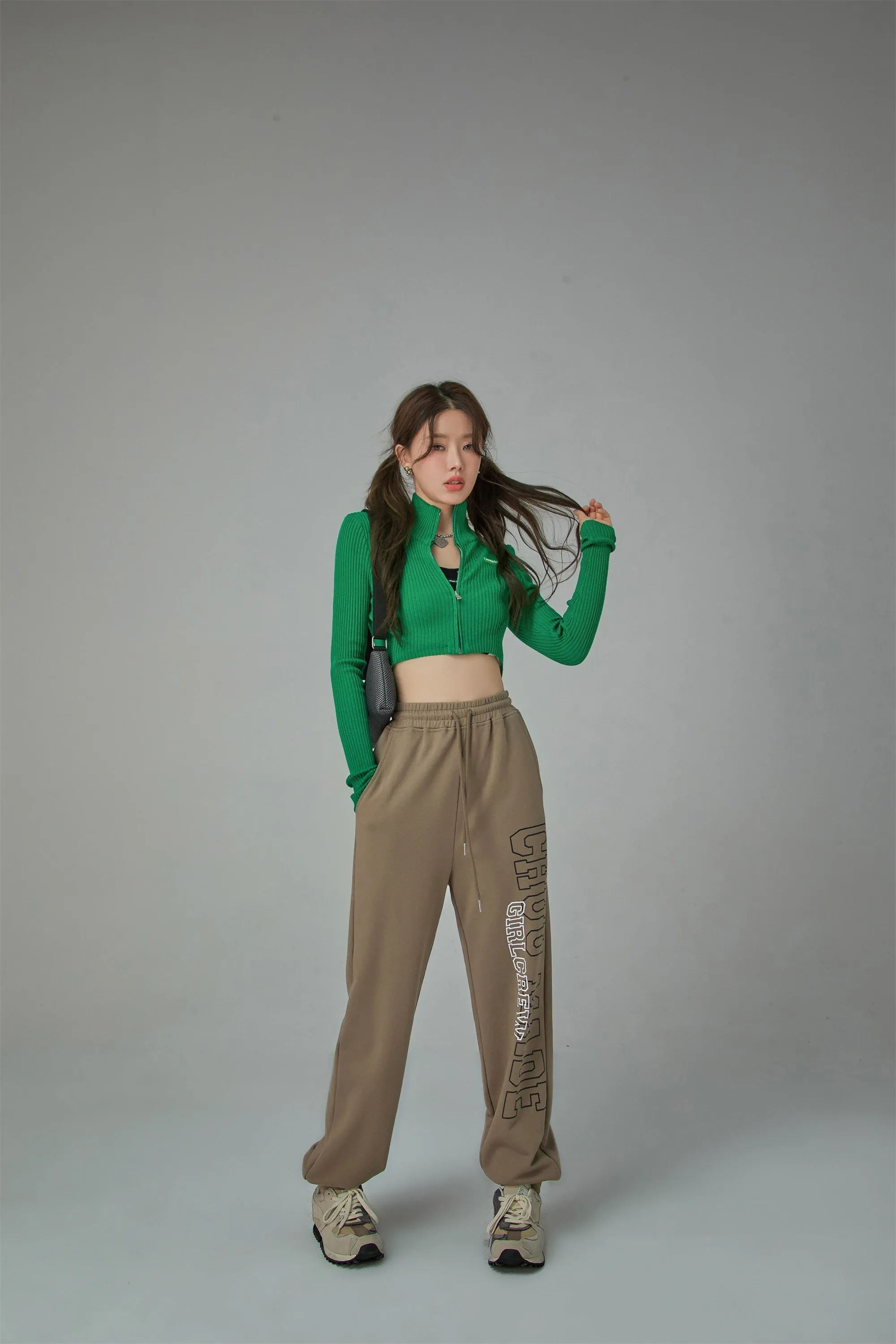 Chuu Girl Slim Crop Cardigan