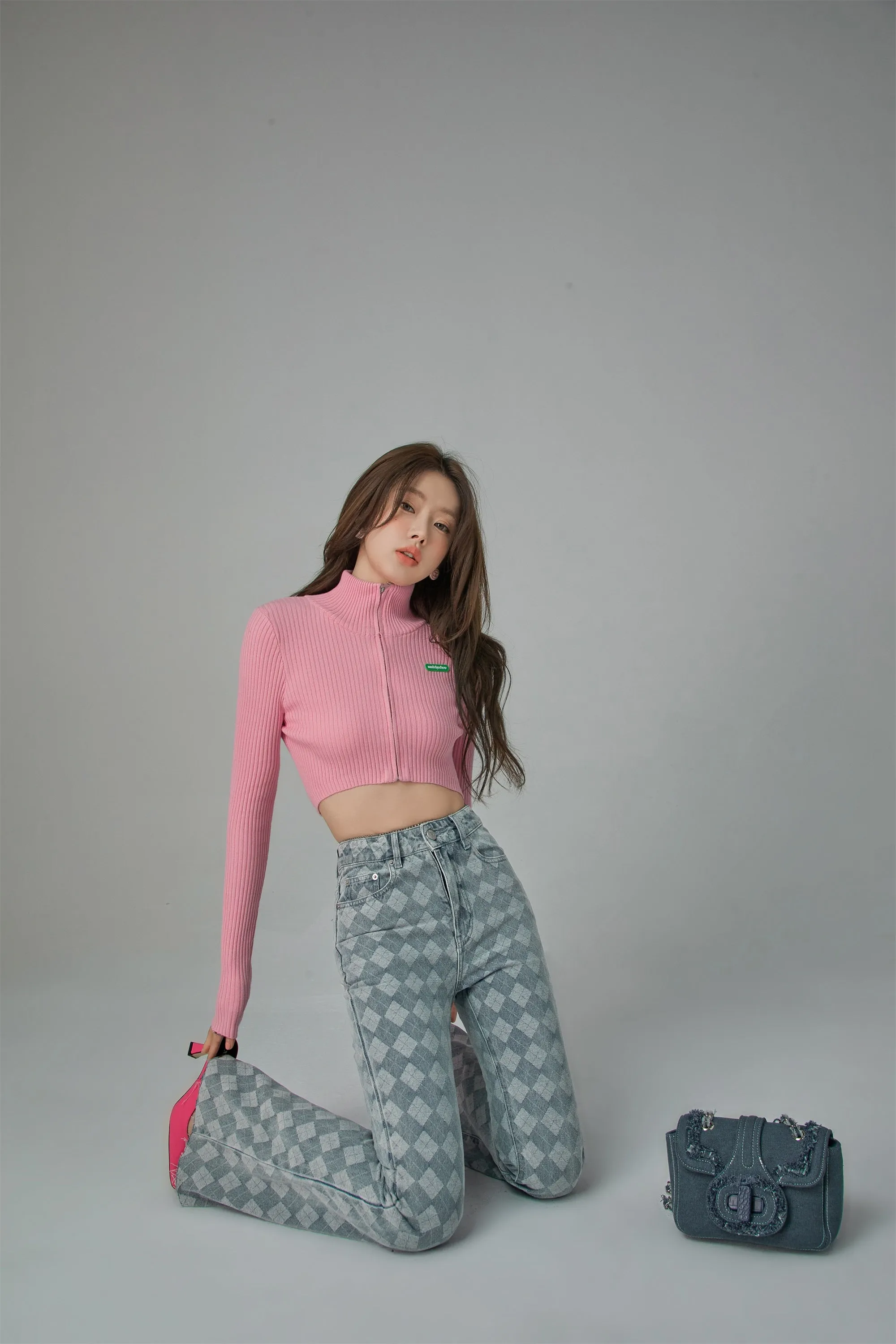 Chuu Girl Slim Crop Cardigan