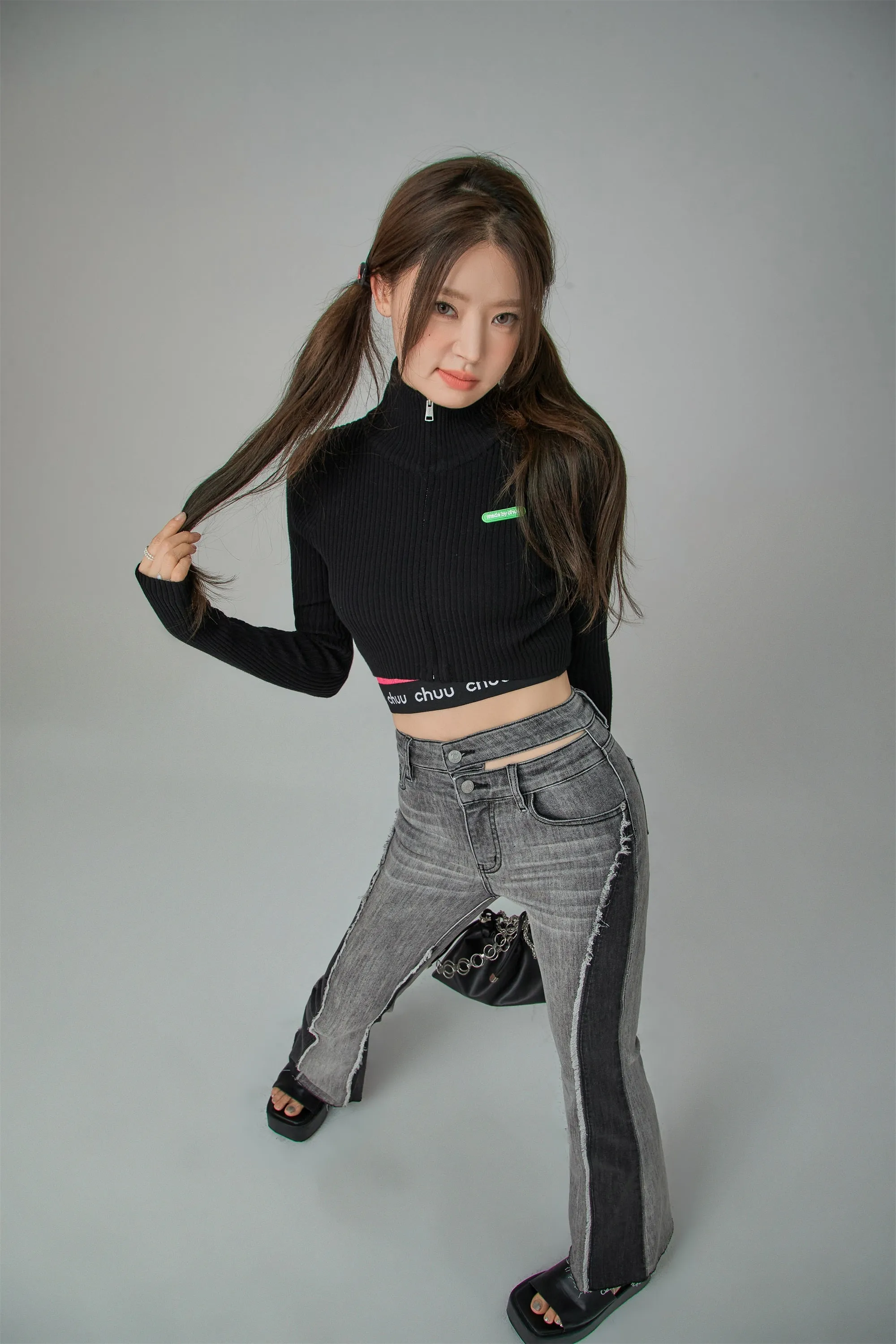 Chuu Girl Slim Crop Cardigan