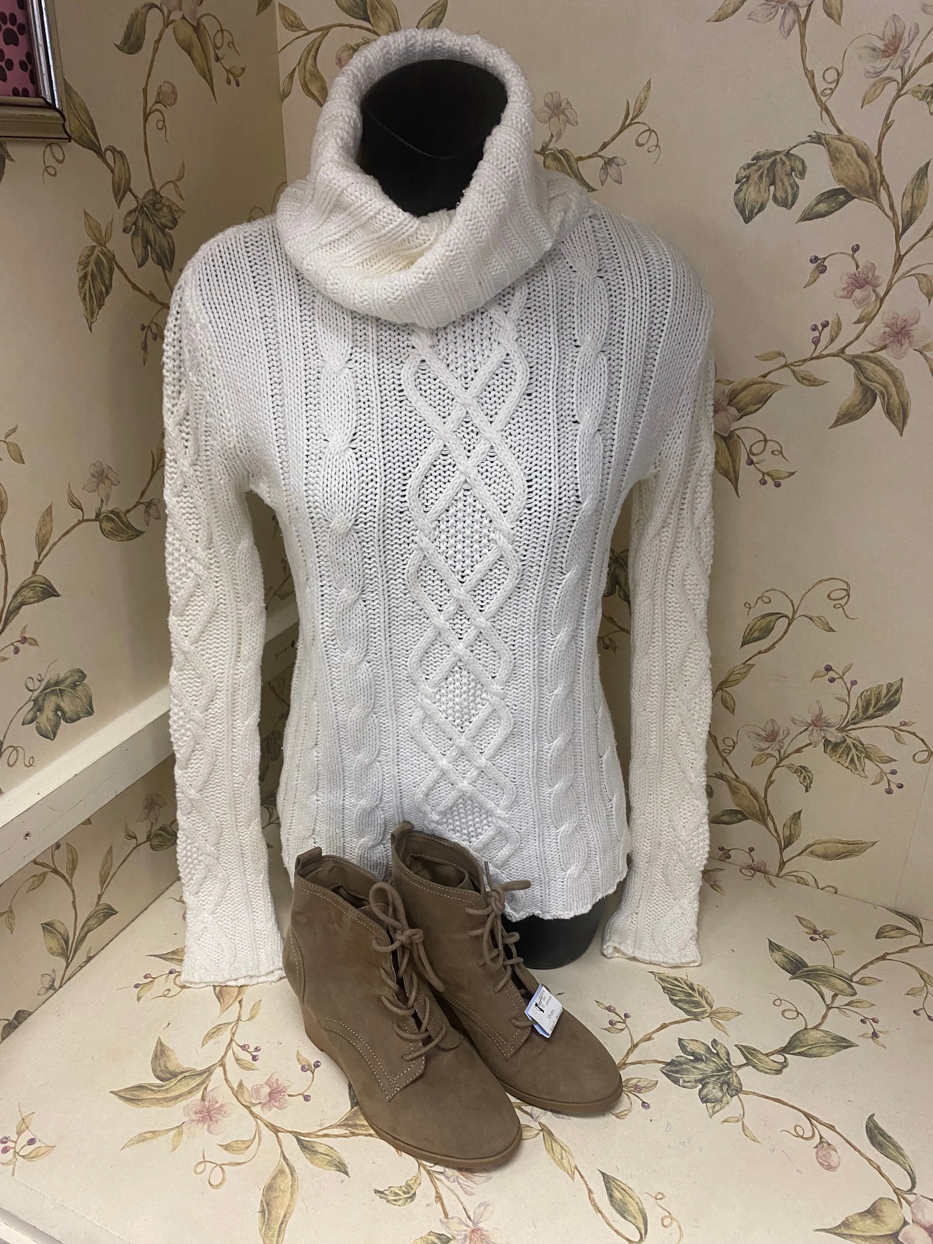 Fabulous Furs Cream Sweaters, XS